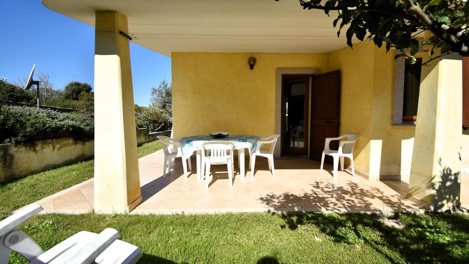 Residence Rena Majore 0*,  Italy